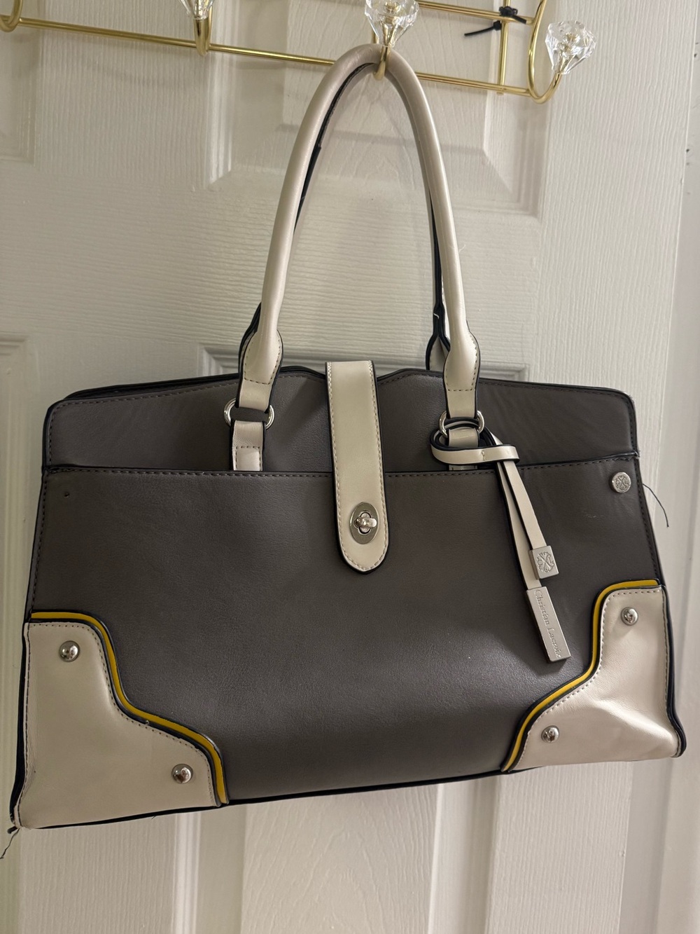 Women's grey and white satchel bag 💼